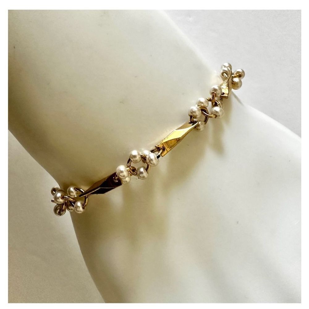 Gold tone faux pearl cluster bracelet